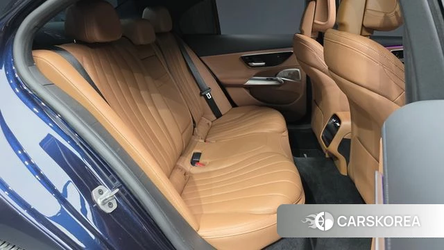 Mercedes-Benz E-Class W214 2024 Синий из Кореи, фото 3