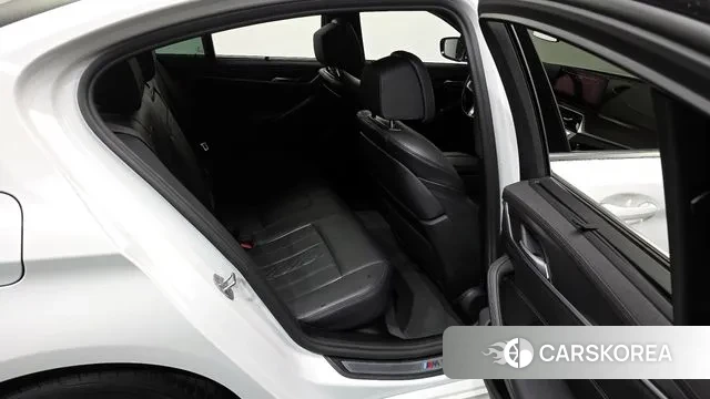 BMW 5 Series (G30) 2022 Белый из Кореи, фото 3