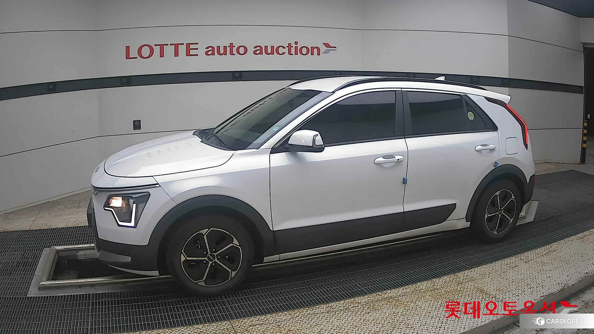 Kia Niro Hybrid 2022 Белый из Кореи, фото 3
