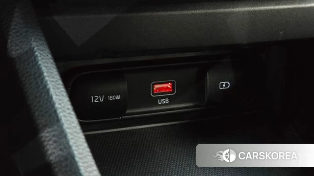 Kia The New K3 2nd generation 2023 Белый из Кореи, фото 3