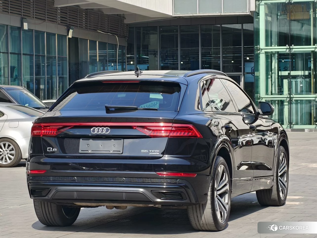 Audi Q8 2020 Черный из Китая, фото 3