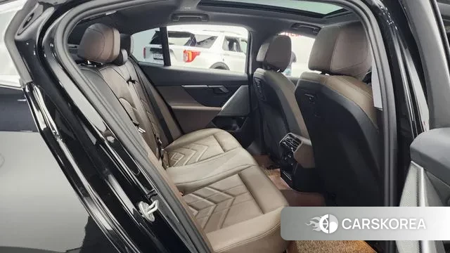 BMW 5 Series (G60) id 2905060 из Кореи 3