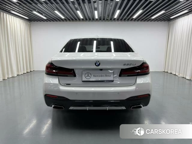 BMW 5 series 2022 Белый из Китая, фото 3