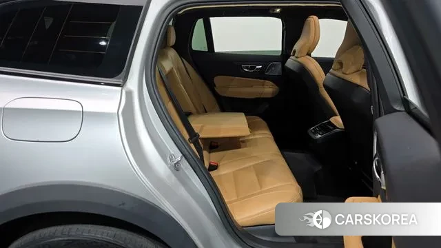 Volvo V60 Cross-Country 2nd Generation 2022 Серебристо-серый из Кореи, фото 3