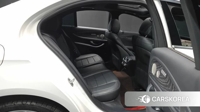 Mercedes-Benz E-Class W213 2021 Белый из Кореи, фото 3