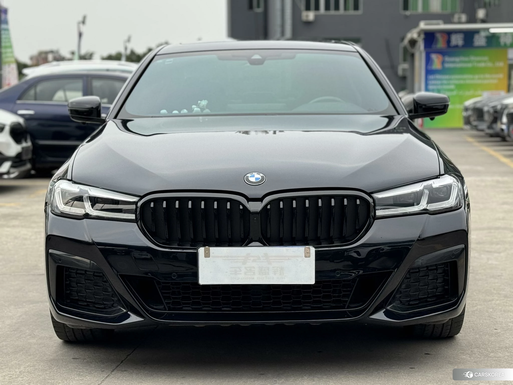 BMW 5 series 2021 Черный из Китая, фото 2