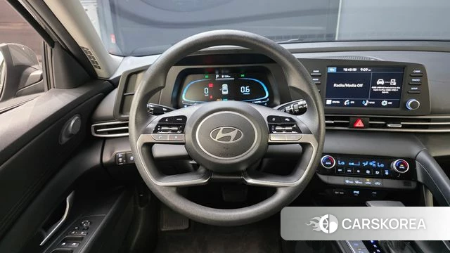 Hyundai The New Avante (CN7) 2023 Серый из Кореи, фото 3