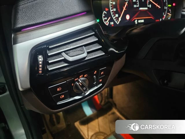 BMW 5 Series (G30) 2019 Цвет галактики из Кореи, фото 3