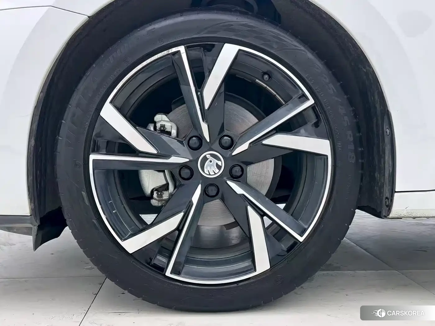 Skoda Octavia 2024 Белый из Китая, фото 3