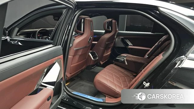 BMW 7 Series (G70) 2025 Черный из Кореи, фото 3