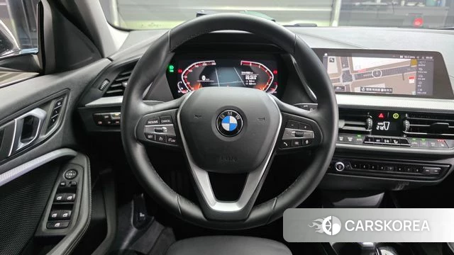 BMW 1 Series (F40) 2021 Белый из Кореи, фото 3