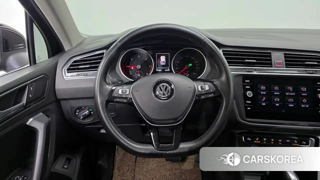 Volkswagen Tiguan second Generation 2018 Черный из Кореи, фото 3