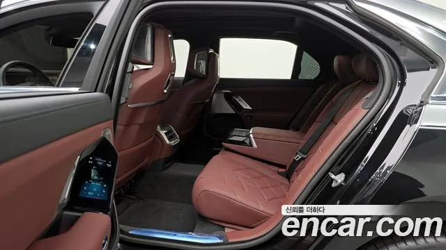 BMW 7 Series (G70) id 2507687 из Кореи 3