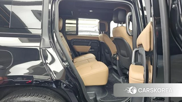 Land Rover Defender (L663) 2025 Черный из Кореи, фото 3