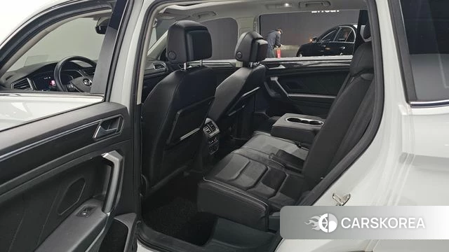 Volkswagen Tiguan Allspace 2020 Белый из Кореи, фото 3