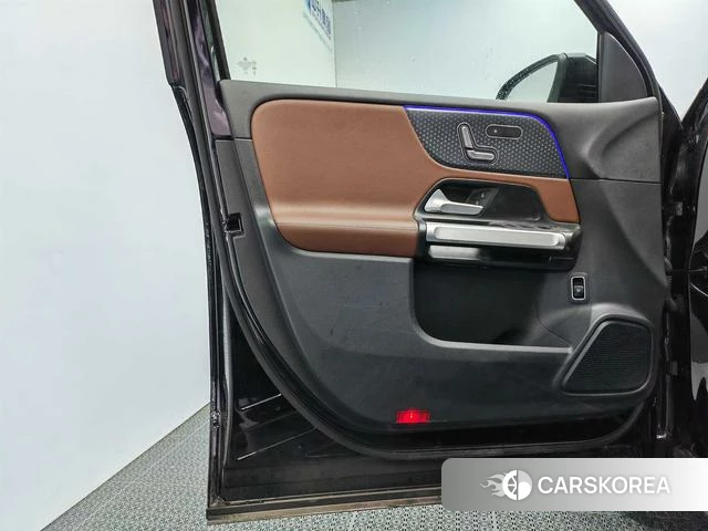 Mercedes-Benz GLB 2025 Черный из Китая, фото 3