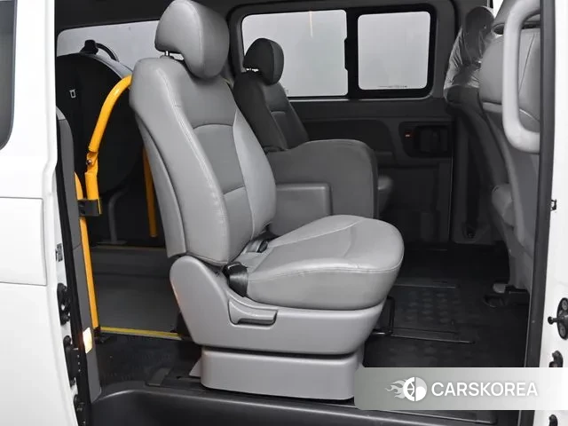 Hyundai The New Grand Starex 2019 Белый из Кореи, фото 3