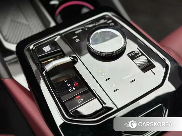 BMW 5 series 2024 Черный из Китая, фото 3
