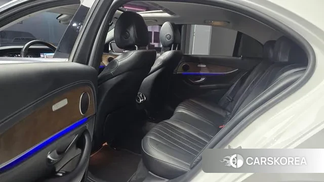 Mercedes-Benz E-Class W213 2018 Белый из Кореи, фото 3