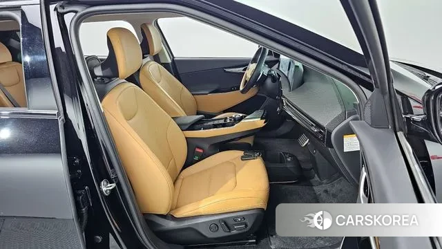 Kia EV6 2023 Черный из Кореи, фото 3