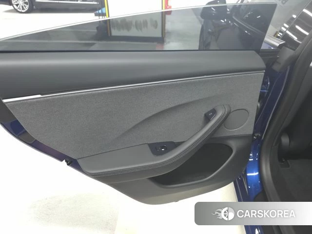 Tesla Model 3 2025 Синий из Кореи, фото 3