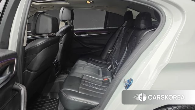 BMW 5 Series (G30) 2018 Белый из Кореи, фото 3
