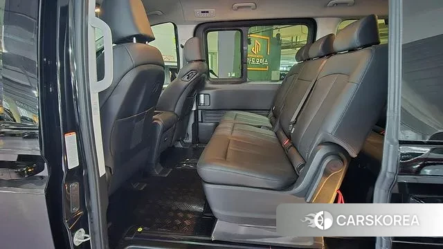 Hyundai Staria 2023 Черный из Кореи, фото 3