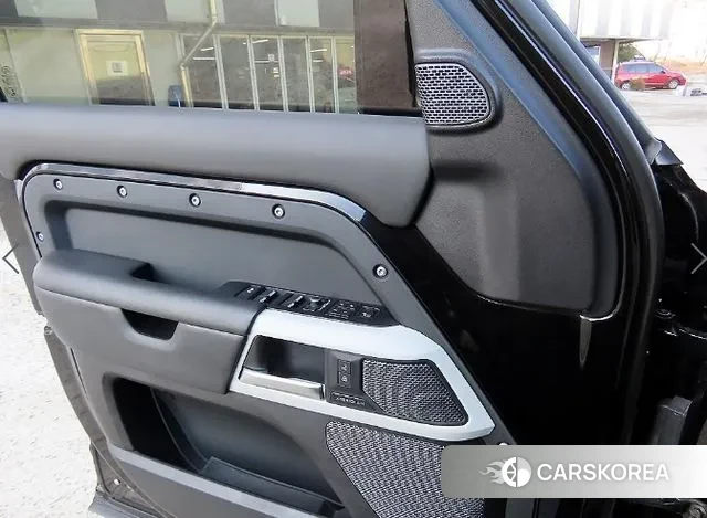 Land Rover Defender (L663) 2022 Черный из Кореи, фото 3