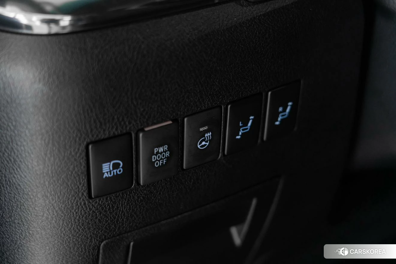 Toyota Elfa 2021 Красный из Китая, фото 3