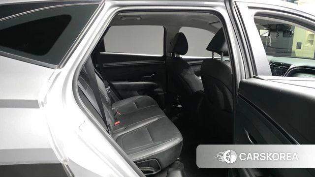 Hyundai Tucson (NX4) 2023 Серебристо-серый из Кореи, фото 3