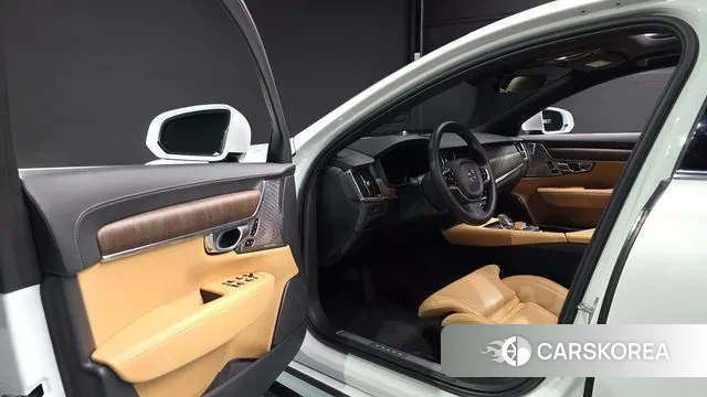 Volvo S90 2023 Белый из Кореи, фото 3