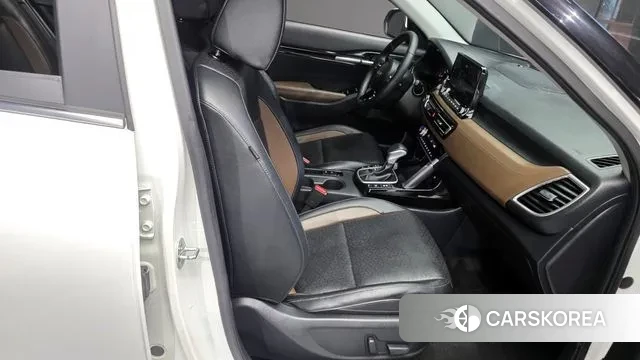 Kia Seltos 2022 Белый из Кореи, фото 3