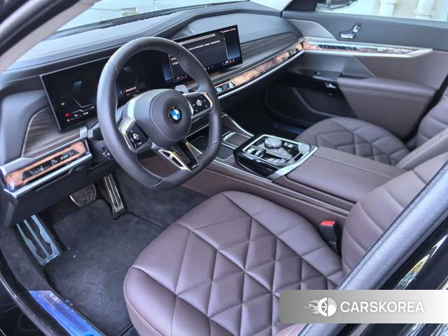 BMW 7 series 2025 Черный из Китая, фото 3