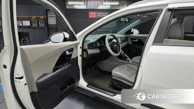 Kia Niro 2018 Белый из Кореи, фото 3