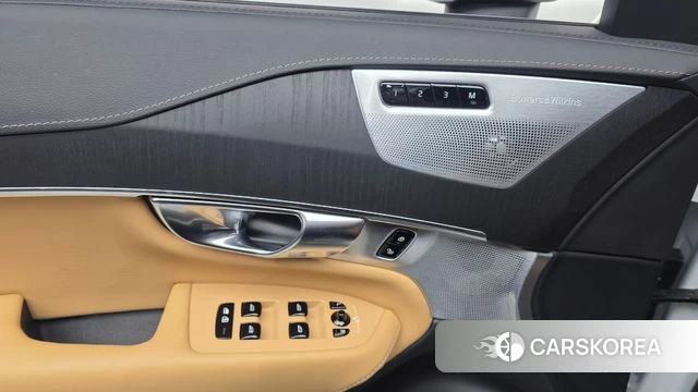 Volvo XC90 second Generation 2022 Белый из Кореи, фото 3