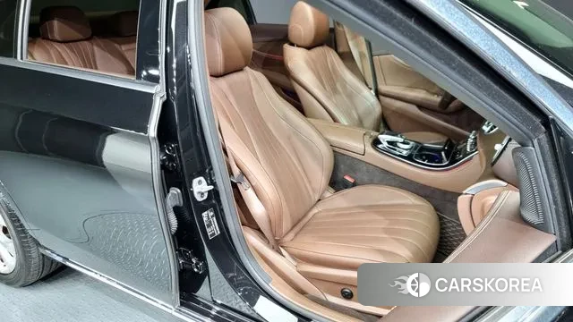 Mercedes-Benz E-Class W213 2020 Черный из Кореи, фото 3