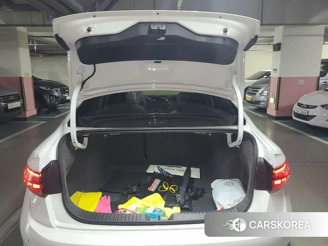Volkswagen 7th Generation of Jetta 2024 Белый из Кореи, фото 3
