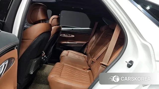 Genesis GV70 2023 Белый из Кореи, фото 3