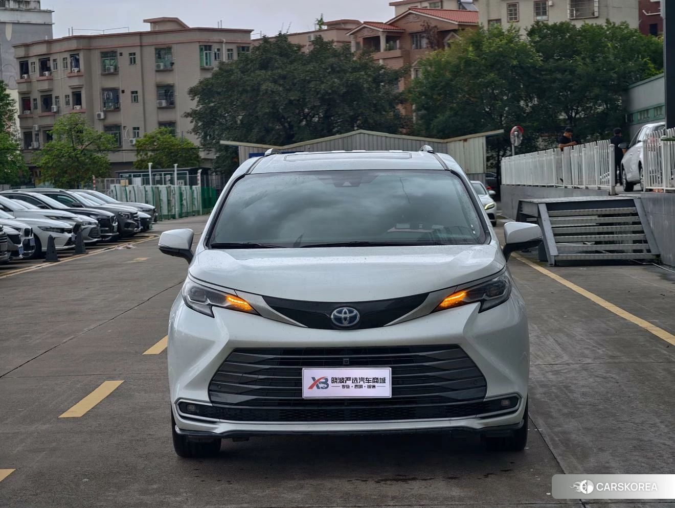 Toyota Saina 2023 Белый из Китая, фото 2
