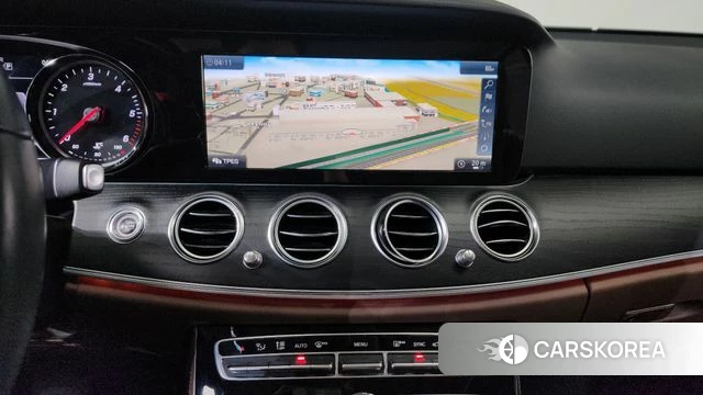 Mercedes-Benz E-Class W213 2018 Серый из Кореи, фото 3