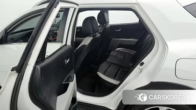 Kia Stonic 2019 Белый из Кореи, фото 3