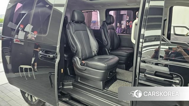 Hyundai Staria 2021 Черный из Кореи, фото 3