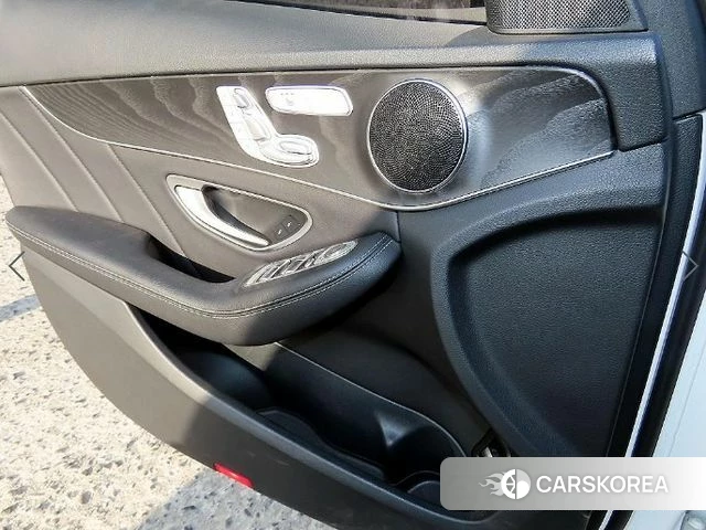 Mercedes-Benz C-Class W205 2019 Белый из Кореи, фото 3