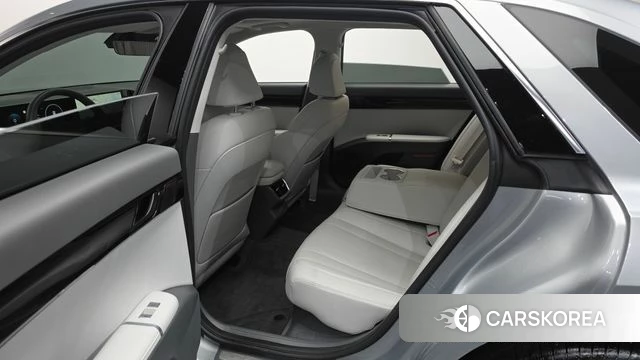 Hyundai Grandeur Hybrid (GN7) 2024 Серебристо-серый из Кореи, фото 3