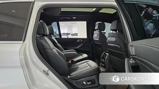 BMW X7 (G07) 2025 Белый из Кореи, фото 3