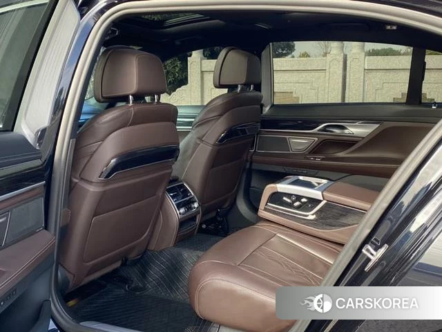 BMW 7 series 2021 Черный из Китая, фото 3