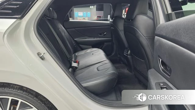 Hyundai Avante (CN7) 2022 Серебристо-серый из Кореи, фото 3