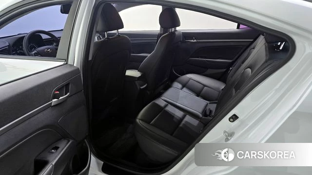 Hyundai Avante AD 2018 Белый из Кореи, фото 3