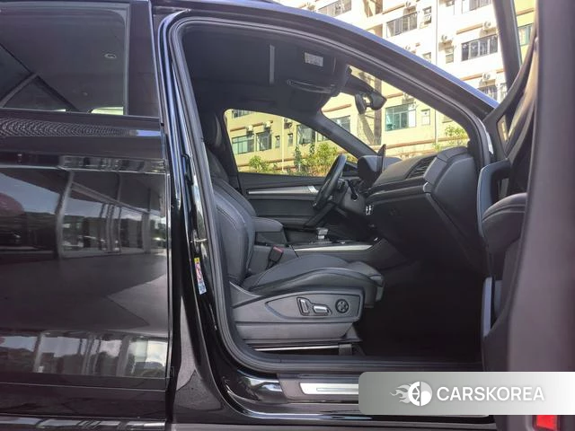 Audi Q5L 2024 Черный из Китая, фото 3