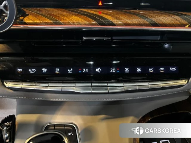 Cadillac Escalade 5th Generation 2021 Белый из Кореи, фото 3